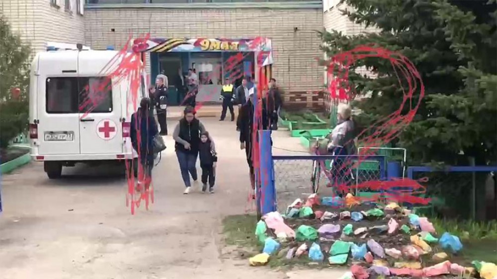 Doi copii și o educatoare, împușcați mortal într-o grădiniță din Rusia. Ce s-a ales din atacator